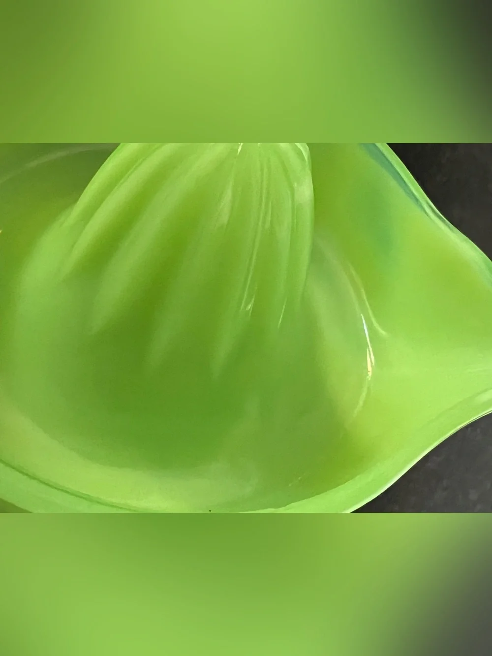 Spectacular Sunkist Jadeite Vintage Uranium Glass Juicer Reamer